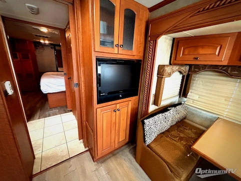 2008 Damon Astoria Pacific Edition 3772 RV Photo 3
