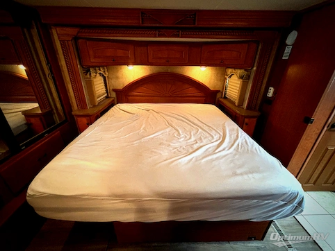 2008 Damon Astoria Pacific Edition 3772 RV Photo 4