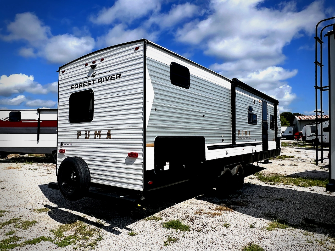 2026 Palomino Puma Camping Edition 305BHCE Photo 2