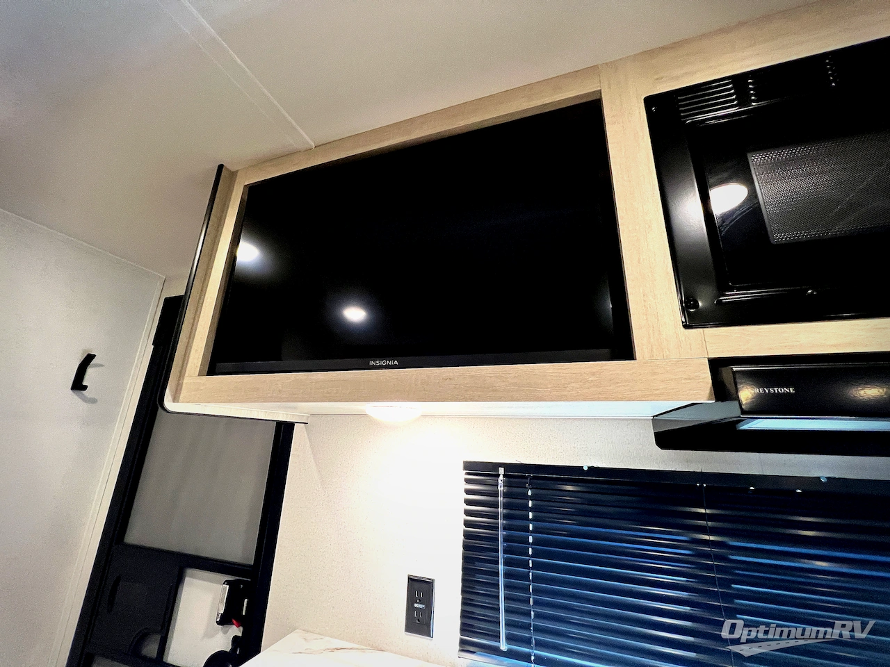 2026 Palomino Puma Camping Edition 305BHCE Photo 12
