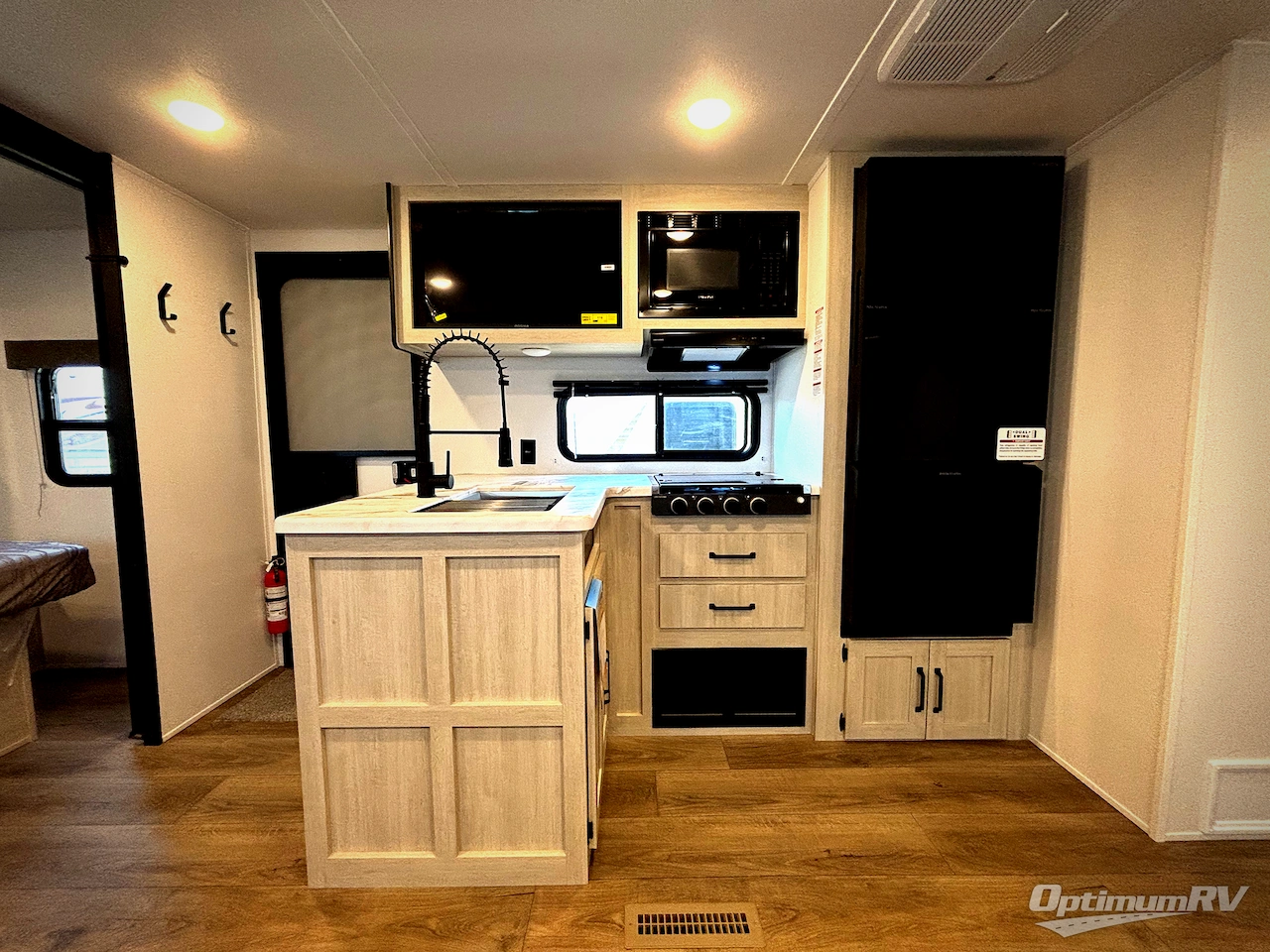 2026 Palomino Puma Camping Edition 305BHCE Photo 9