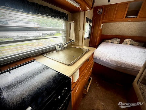 2007 Forest River Surveyor SV 230 RV Photo 4