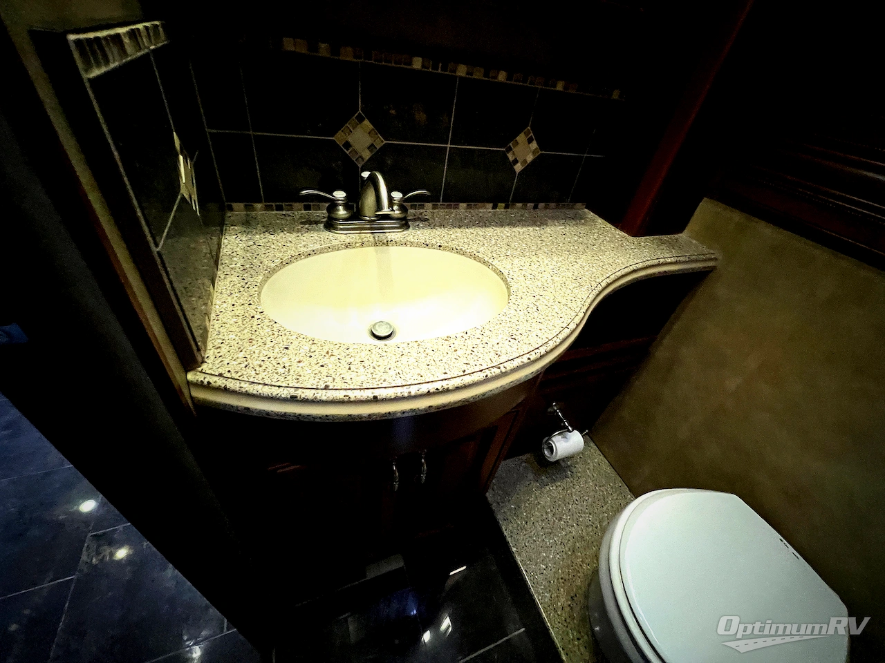 2013 American Coach American Eagle 45N Photo 15