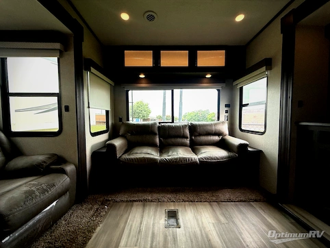 2022 Shasta Phoenix 336RL RV Photo 3