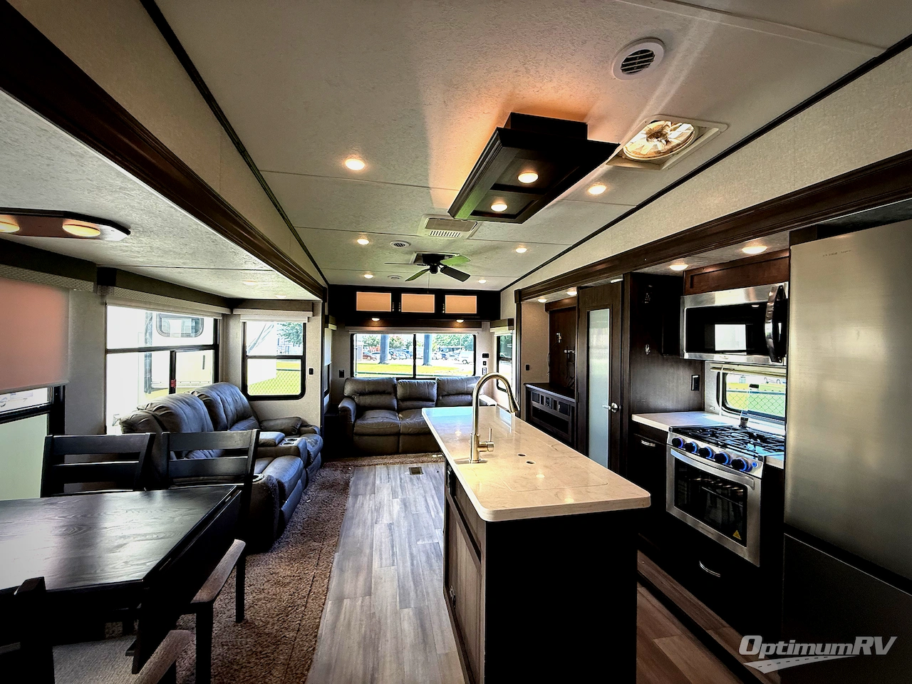 2022 Shasta Phoenix 336RL Photo 4