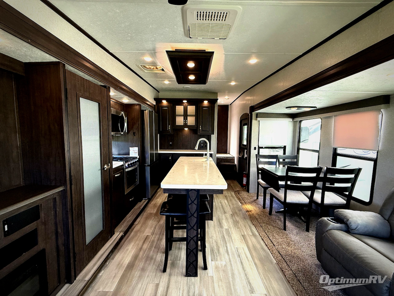 2022 Shasta Phoenix 336RL Photo 5