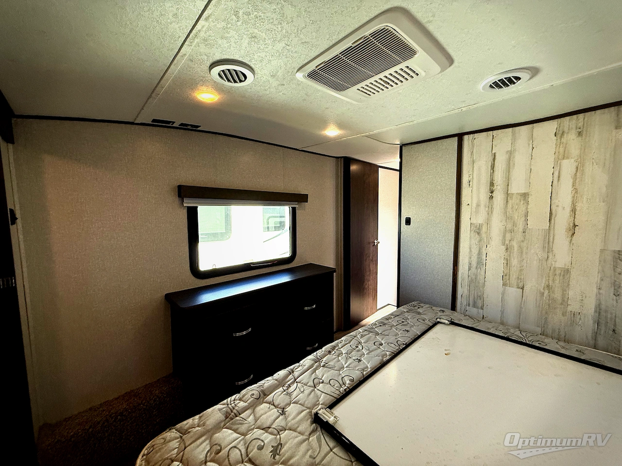 2022 Shasta Phoenix 336RL Photo 10