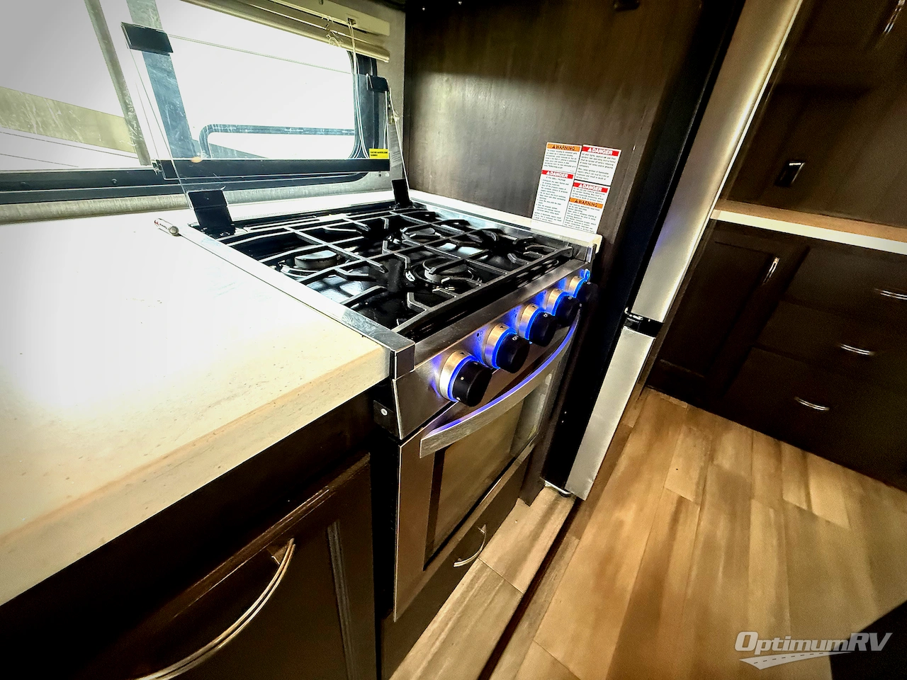 2022 Shasta Phoenix 336RL Photo 18