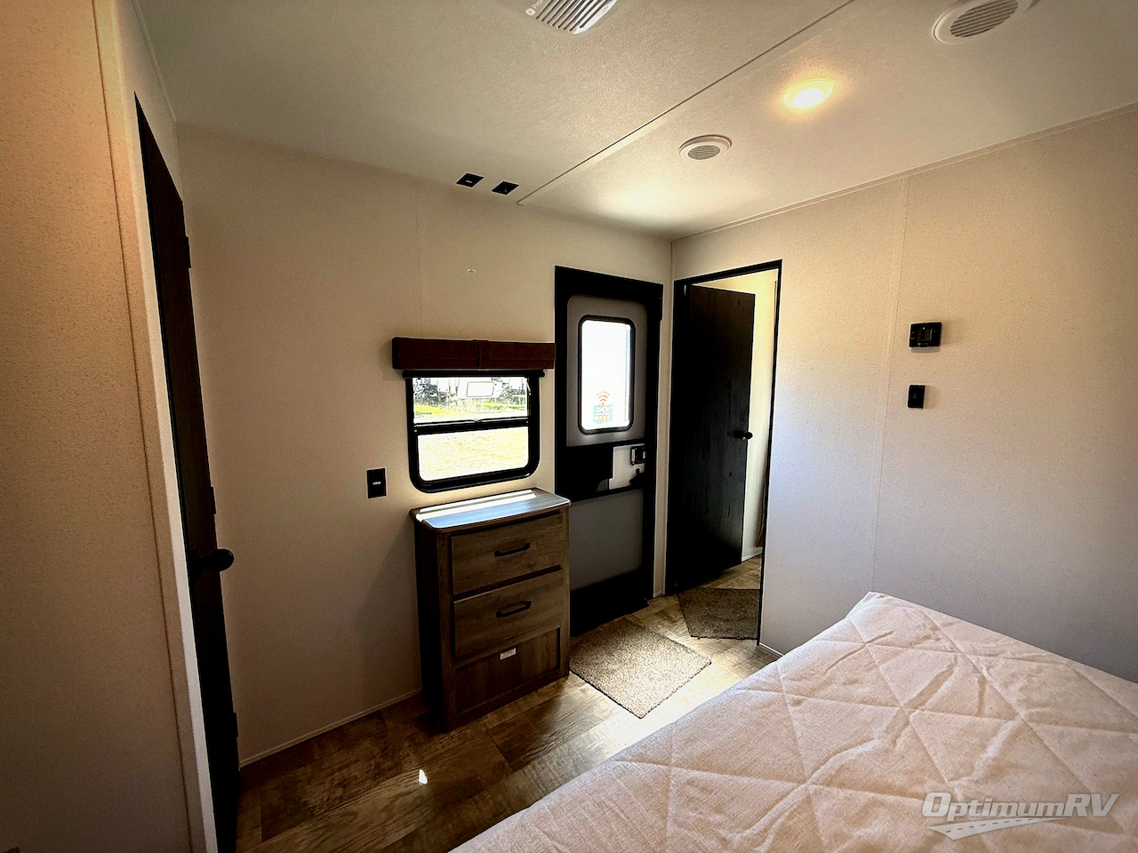 2025 Palomino Puma Destination 38DEN Photo 19