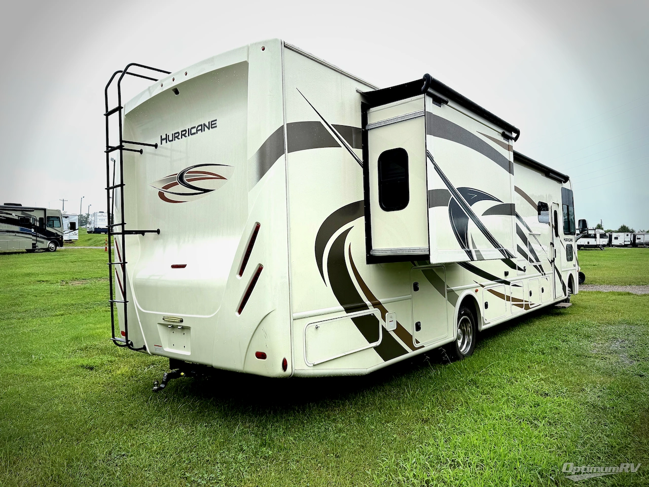 2019 Thor Hurricane 35M Photo 2