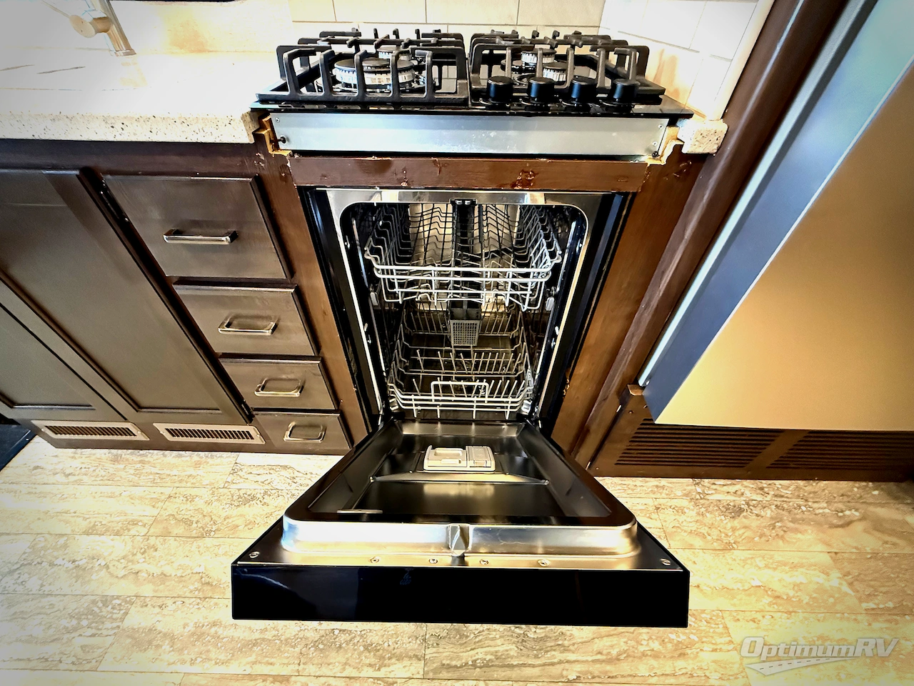 2019 Thor Hurricane 35M Photo 11