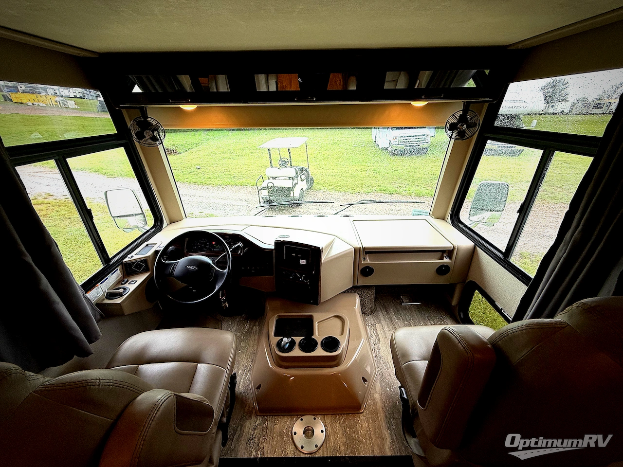 2019 Thor Hurricane 35M Photo 22