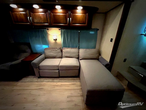 2013 CrossRoads Rushmore Roosevelt RF39RS RV Photo 4