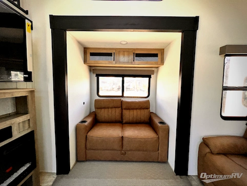 2025 Palomino Puma Destination 403LFT RV Photo 2