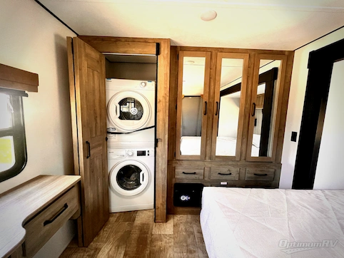 2025 Palomino Puma Destination 403LFT RV Photo 4