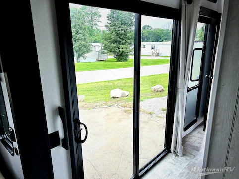 2025 Palomino Puma Destination 403LFT RV Photo 3