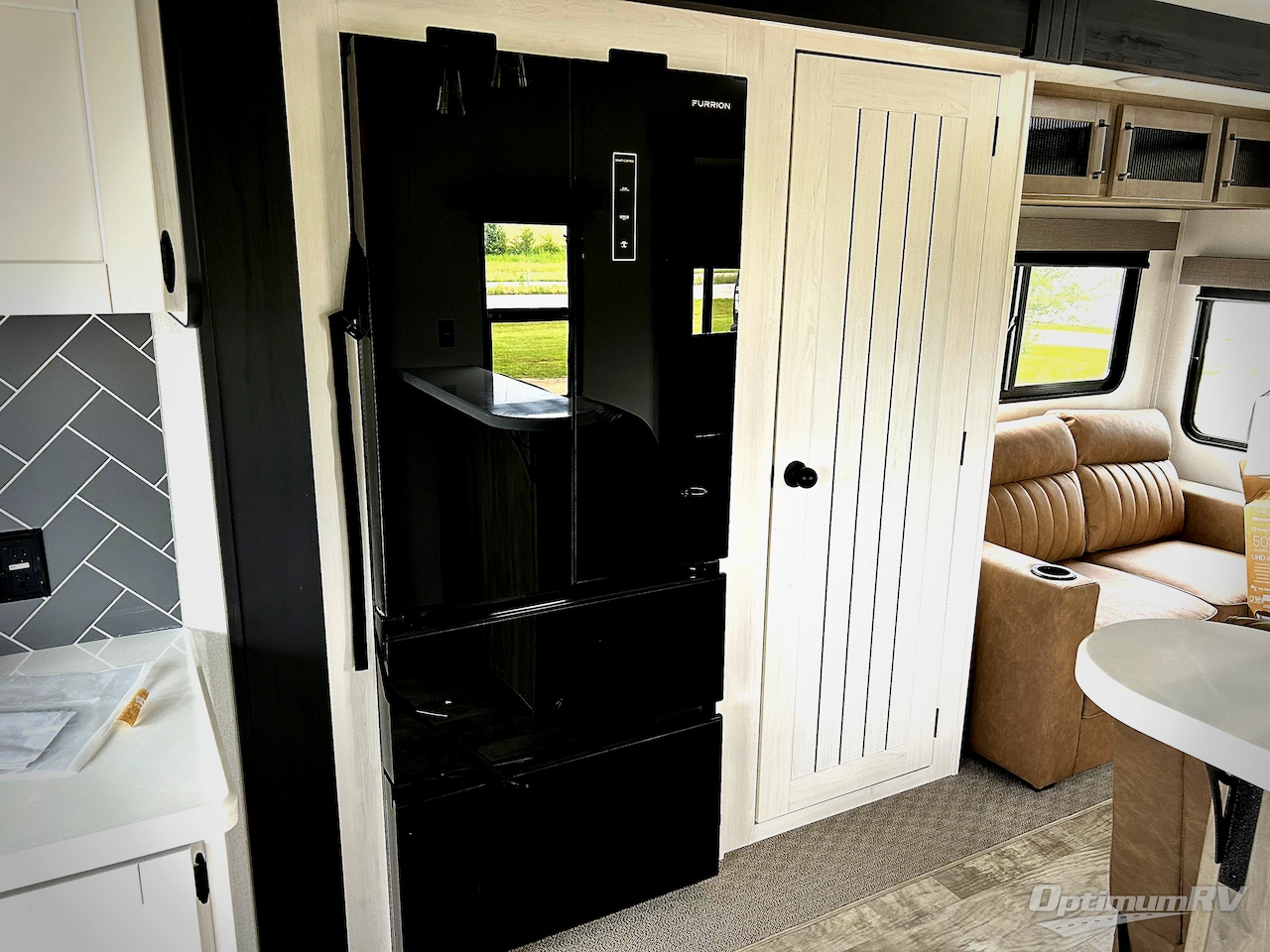 2025 Palomino Puma Destination 403LFT Photo 11