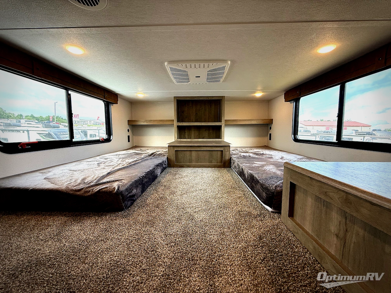 2025 Palomino Puma Destination 420LFT Photo 12