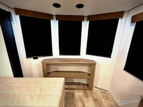 2025 Palomino Puma Destination 420LFT RV Photo 2