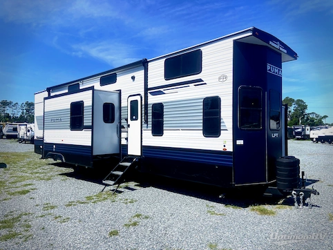 New 2025 Palomino Puma Destination 420LFT Featured Photo