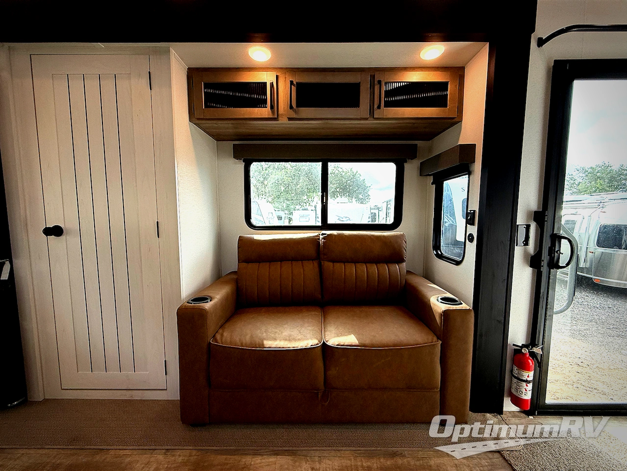 2026 Palomino Puma Destination 403LFT Photo 6