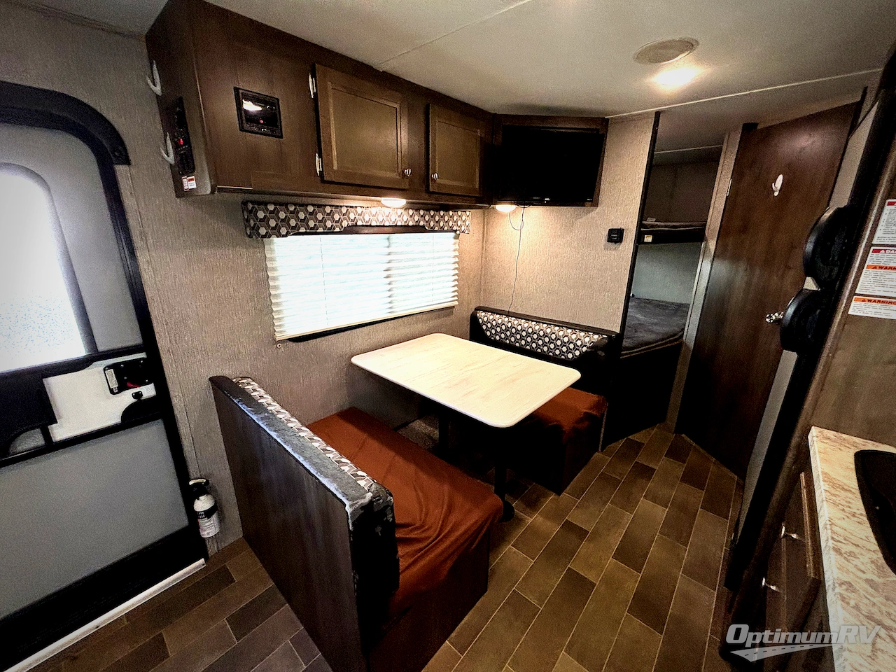 2020 Dutchmen Coleman Light LX 2125BH Photo 10