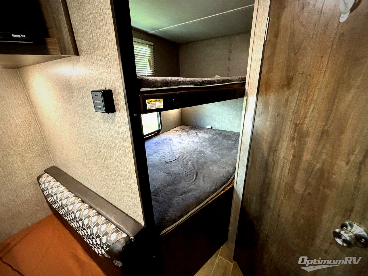 2020 Dutchmen Coleman Light LX 2125BH Photo 13