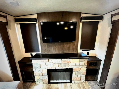 2019 Forest River Salem Hemisphere GLX 326RL RV Photo 2