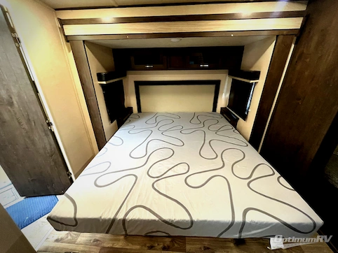 2019 Forest River Salem Hemisphere GLX 326RL RV Photo 4