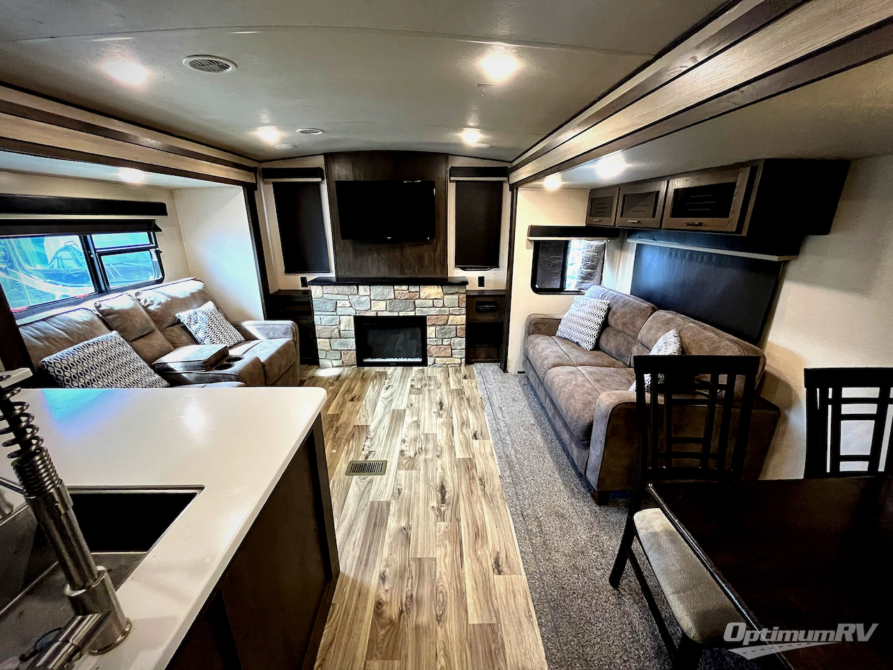 2019 Forest River Salem Hemisphere GLX 326RL Photo 5