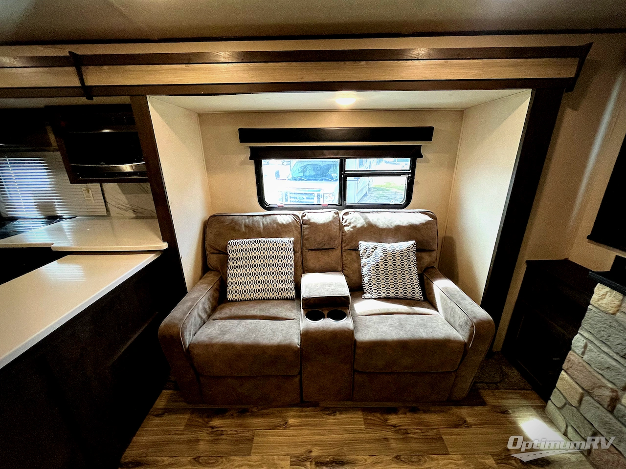 2019 Forest River Salem Hemisphere GLX 326RL Photo 6