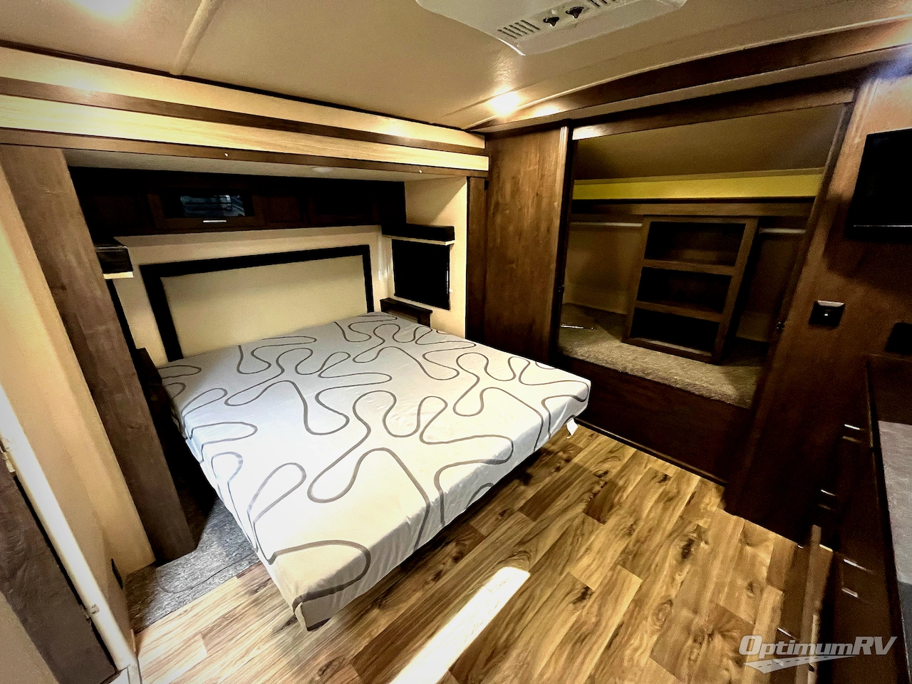 2019 Forest River Salem Hemisphere GLX 326RL Photo 18