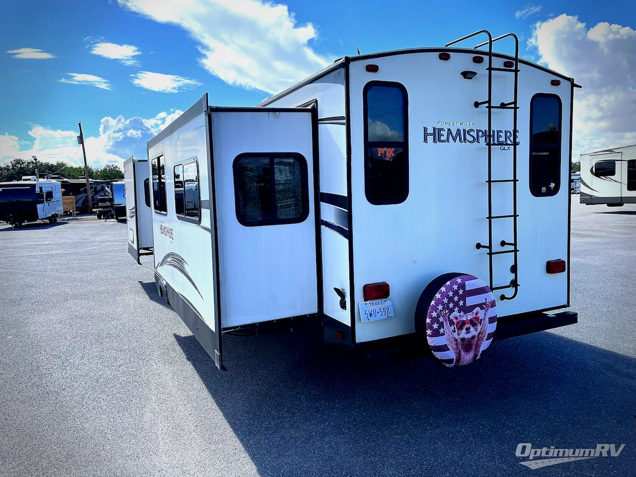 2019 Forest River Salem Hemisphere GLX 326RL Photo 3