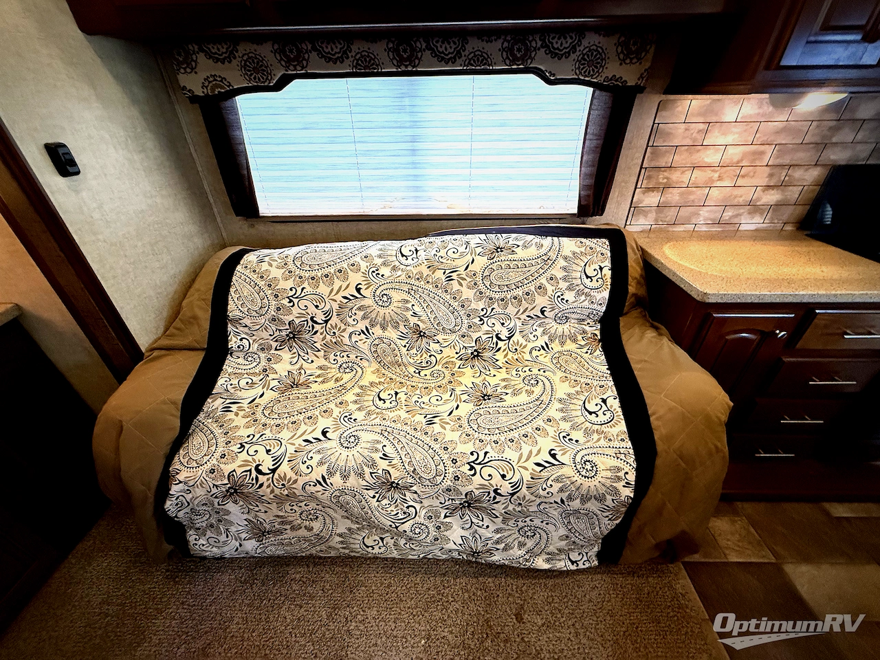 2015 Heartland Oakmont 325RE Photo 8