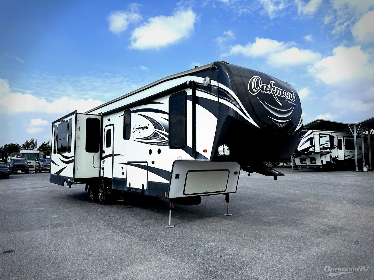 2015 Heartland Oakmont 325RE Photo 1