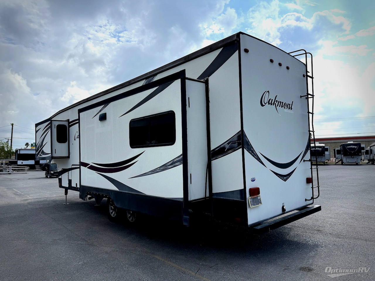 2015 Heartland Oakmont 325RE Photo 3