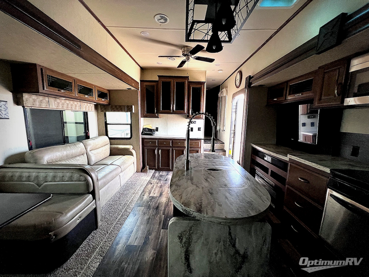 2018 Forest River Sandpiper 383RBLOK Photo 5