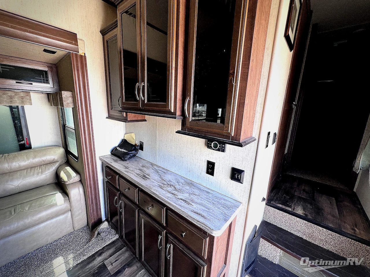 2018 Forest River Sandpiper 383RBLOK Photo 11