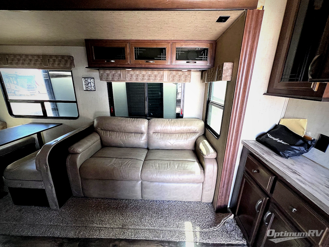 2018 Forest River Sandpiper 383RBLOK Photo 12