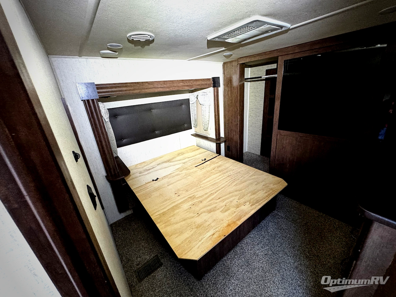 2018 Forest River Sandpiper 383RBLOK Photo 23