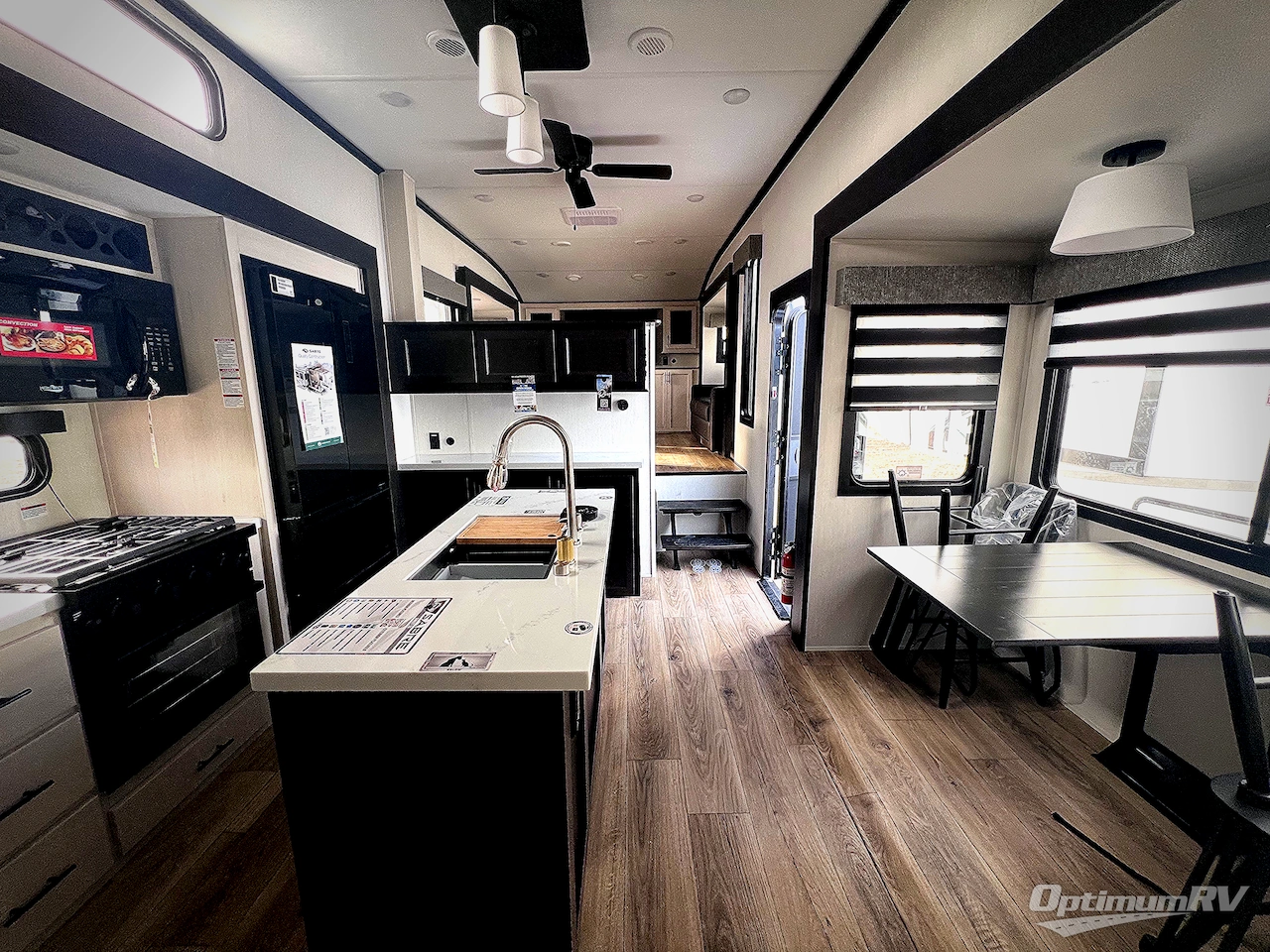 2025 Forest River Sabre 37FLH Photo 5