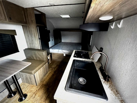 2024 Sunset Park Sun Lite LTD 19RB RV Photo 3