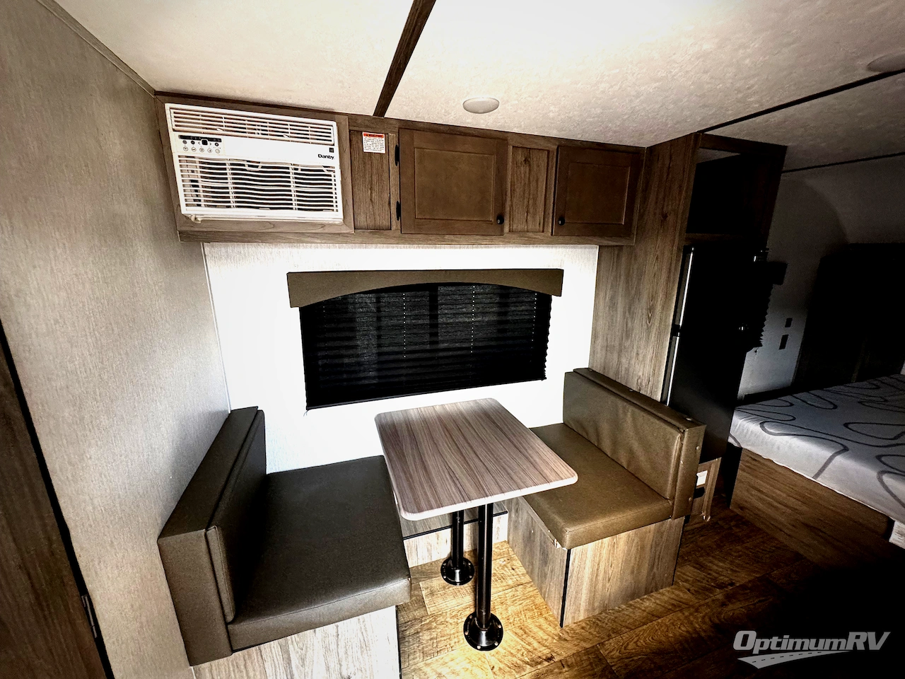 2024 Sunset Park Sun Lite LTD 19RB Photo 8