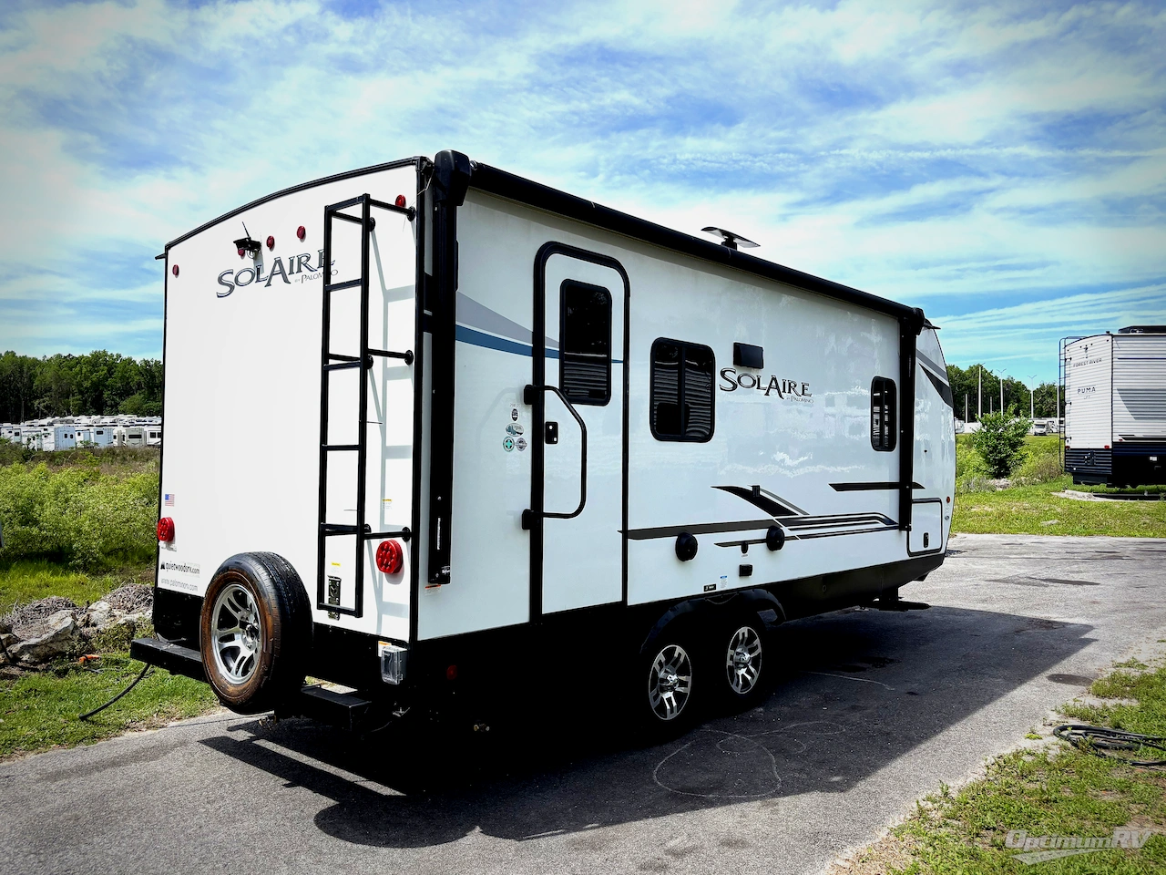 2023 Palomino SolAire 208SS Photo 2