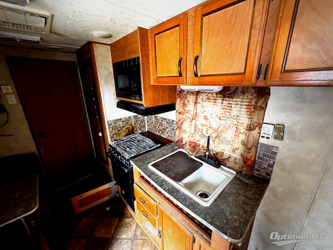 2013 Palomino Puma 23FB RV Photo 2