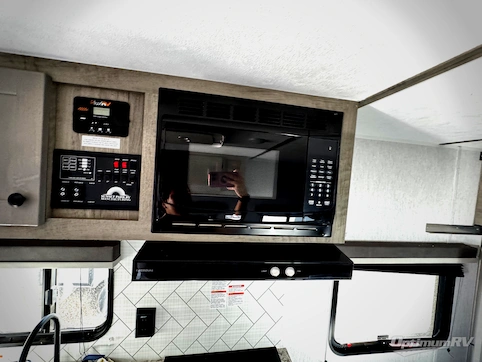 2026 Sunset Park Sun Lite 18RD RV Photo 4