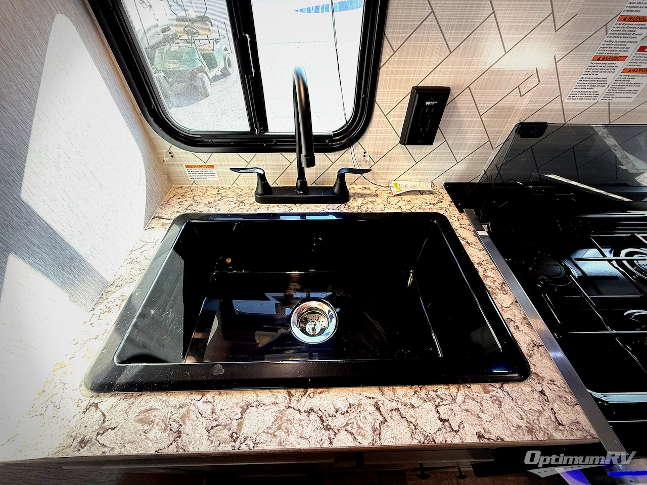 2026 Sunset Park Sun Lite 16BH Photo 9