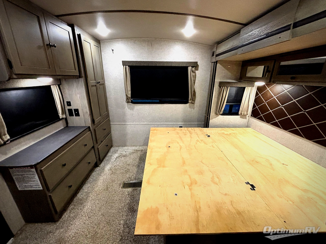 2019 Keystone Outback 324CG Photo 9