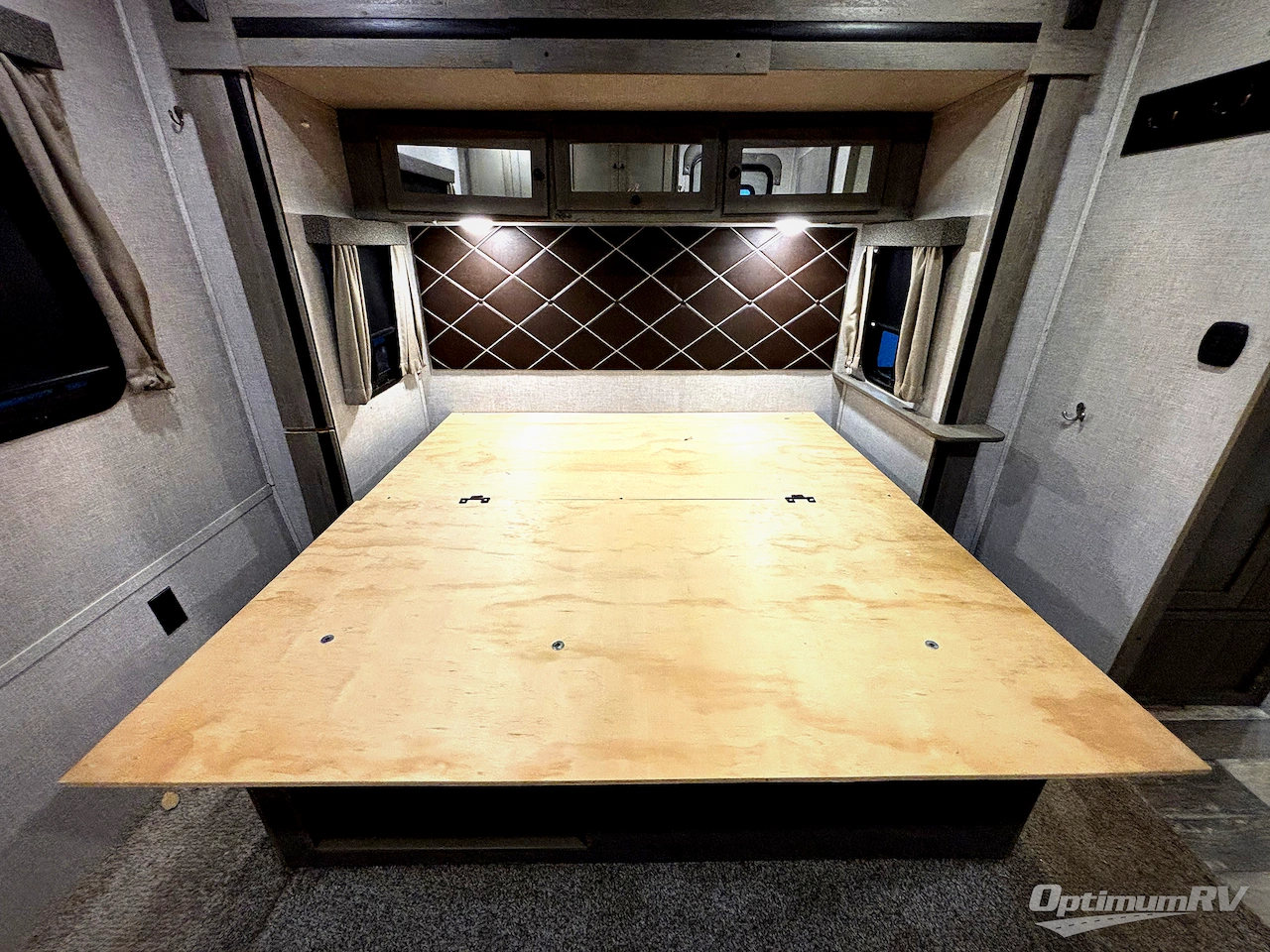 2019 Keystone Outback 324CG Photo 10