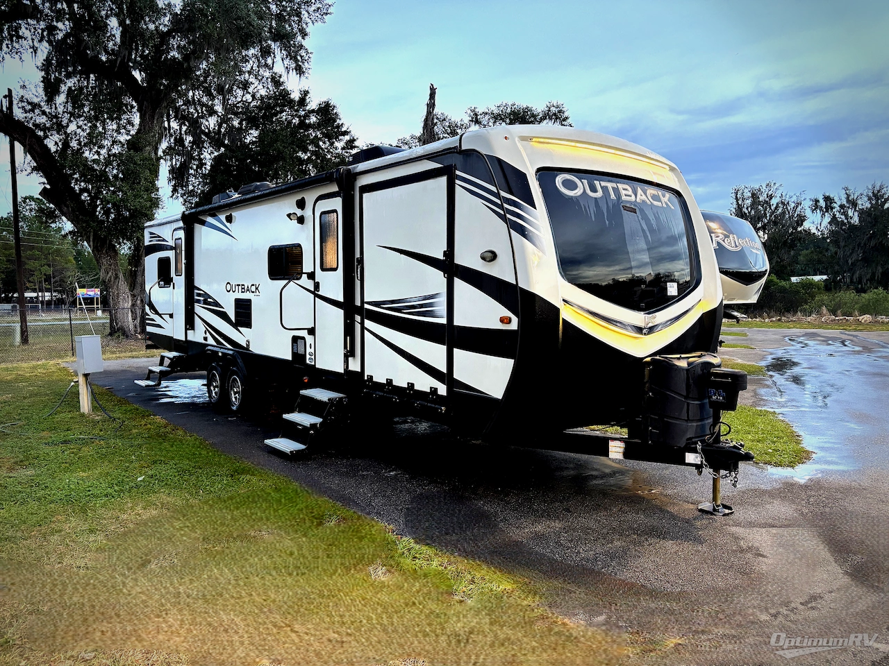 2019 Keystone Outback 324CG Photo 1
